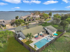 New Listing House with Lake View Pet Friendly